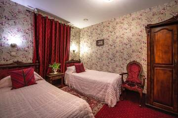 Фото номера Двухместный номер с 2 отдельными кроватями Апарт-отели Rezydencja Grawert Victorian Boutique &amp; Spa г. Лёндек-Здруй 8