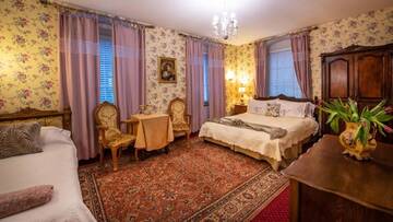 Фото номера Трехместный номер Делюкс Апарт-отели Rezydencja Grawert Victorian Boutique &amp; Spa г. Лёндек-Здруй 2