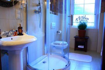 Фото номера Трехместный номер Делюкс Апарт-отели Rezydencja Grawert Victorian Boutique &amp; Spa г. Лёндек-Здруй 4