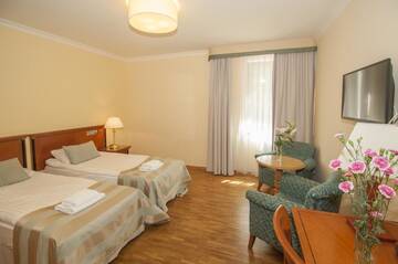 Фото номера Бюджетный двухместный номер с 1 кроватью Отель Hotel Mir-Jan SPA г. Лёндек-Здруй 3